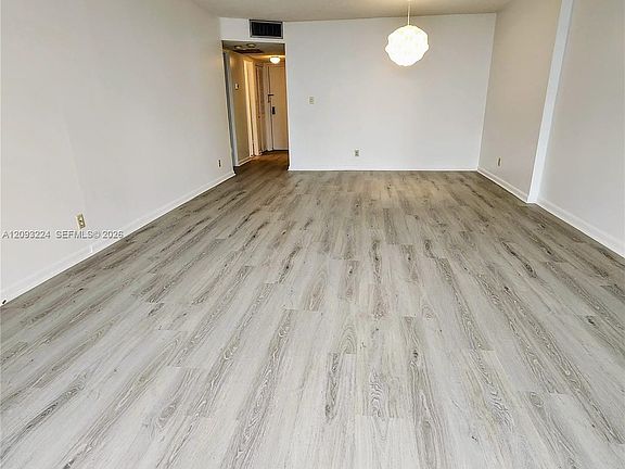 4th image of 18151 NE 31st Ct APT 805