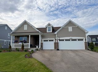 1174 Larswood Ln, Crystal Lake, IL 60012
