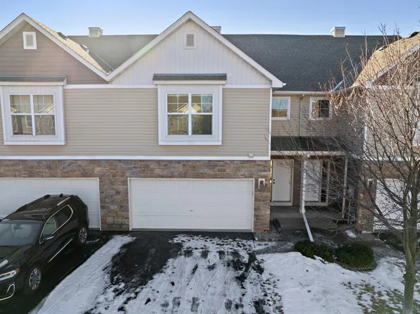 453 Stonewood Ln, Burnsville, MN 55306