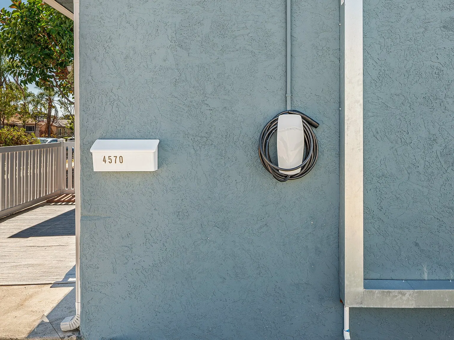 4 bed, 1579 sqft, $4,950 — Photo 4