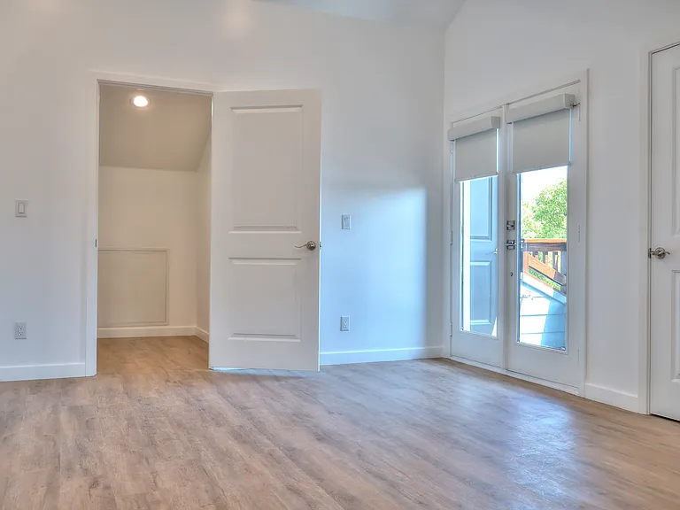 65 N Sierra Bonita Ave — Photo 10