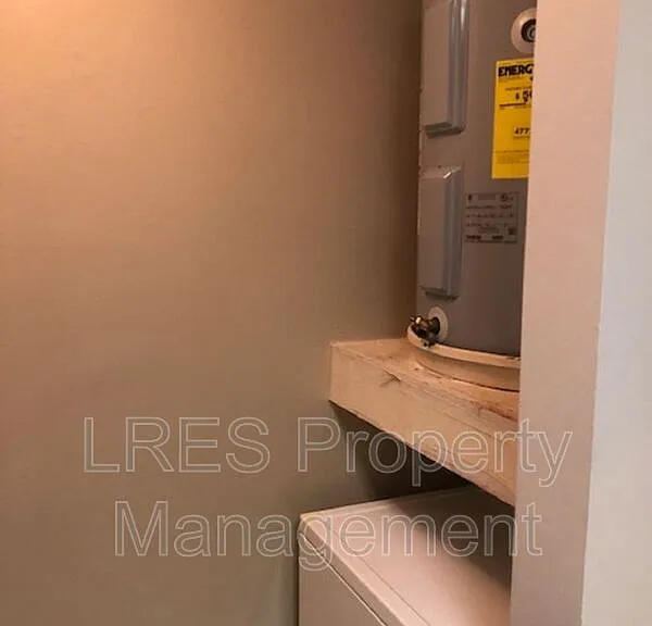 465 Forestway Cir #1 — Photo 17