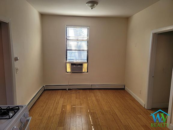3rd image of 10 Bedell St #2A
