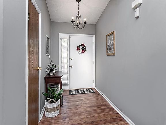 3rd image of 7651 Baywood Dr