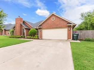 3228 Crossroads Blvd, Norman, OK 73072