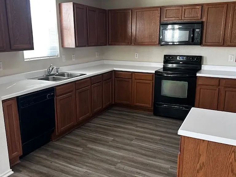 820 Wrigley Dr — Photo 34