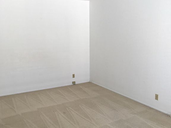 5th image of 818 Luz Ct
