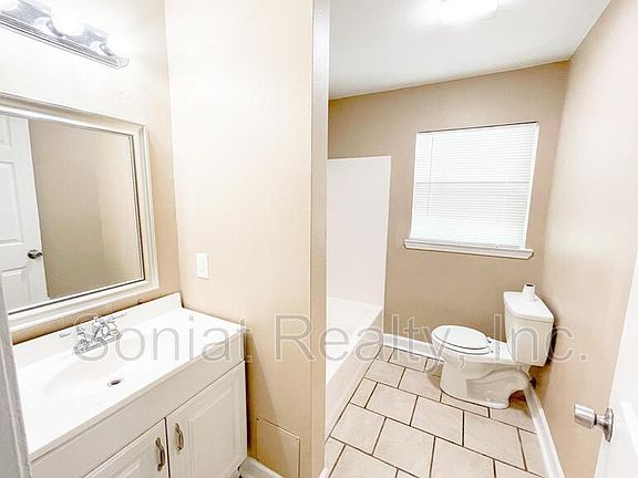 4th image of 4986 Kendall Dr