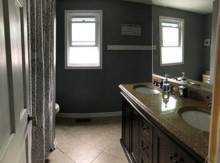 1117 Greenridge Rd, Buffalo Grove, IL 60089