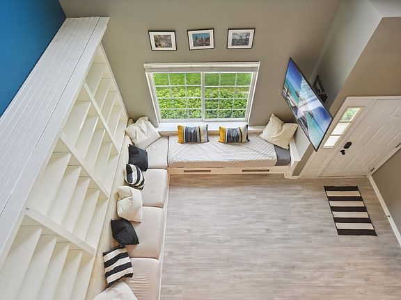 5th image of 281 Nicole Dr Unit A