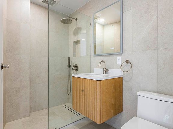 5th image of 410 W 49th St #Townhouse