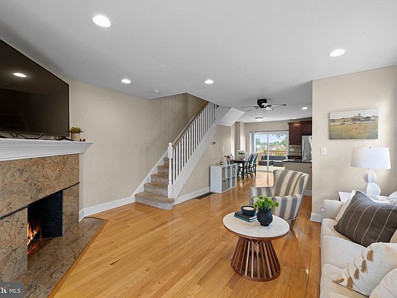 5th image of 554 Wales Rd