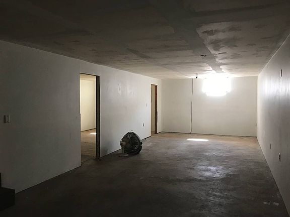 2nd image of 510 W Griffith Blvd