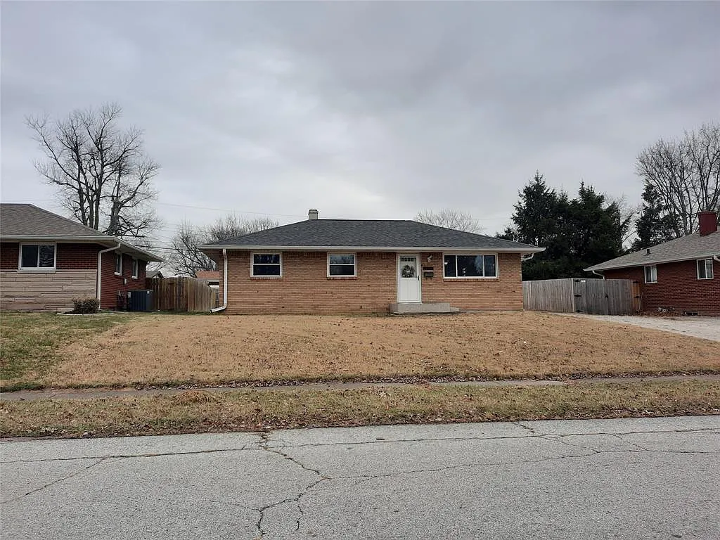 325 Clark Ave photo 1
