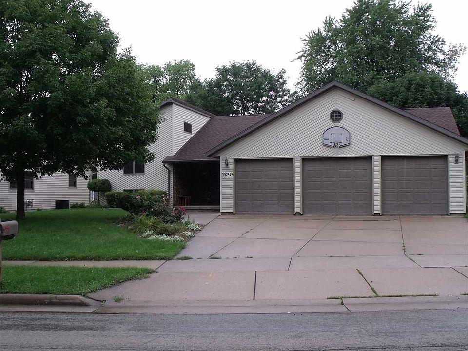 1230 E. Wisconsin Ave in Little Chute Wi