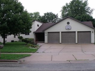 1230 E Wisconsin Ave, Little Chute, WI 54140