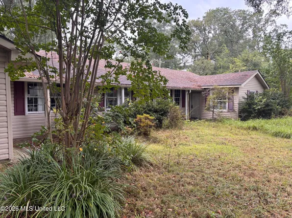 727 N James Ave, McComb, MS 39648