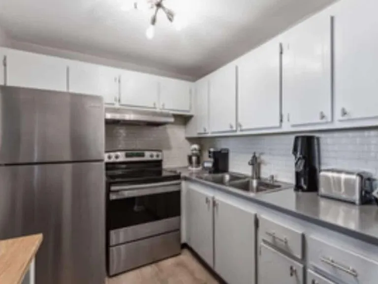 321 Dorset Dr — Photo 3