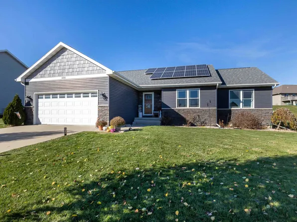 6081 Amber Ridge Dr, Asbury, IA 52002