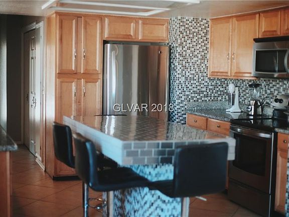 3rd image of 1694 Sherwin Ln