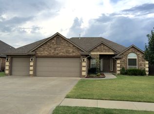 601 Sally Ct, Moore, OK 73160
