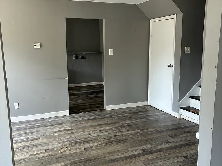 166 5th St #4 — Photo 3