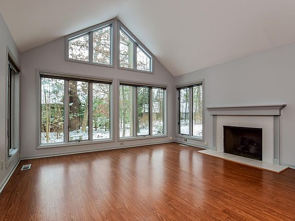 5th image of 3137 E Gatehouse Dr SE #81