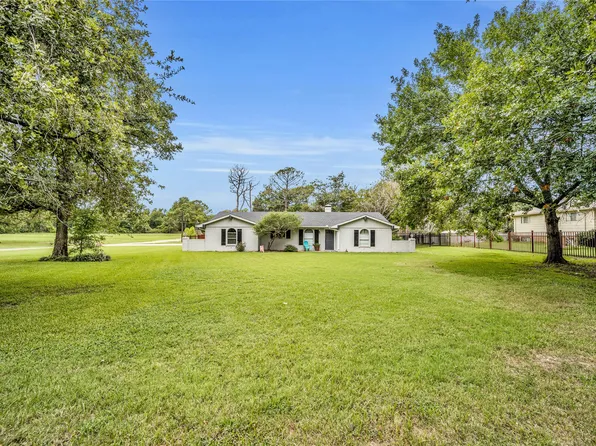 605 Hills Ln, Tool, TX 75143