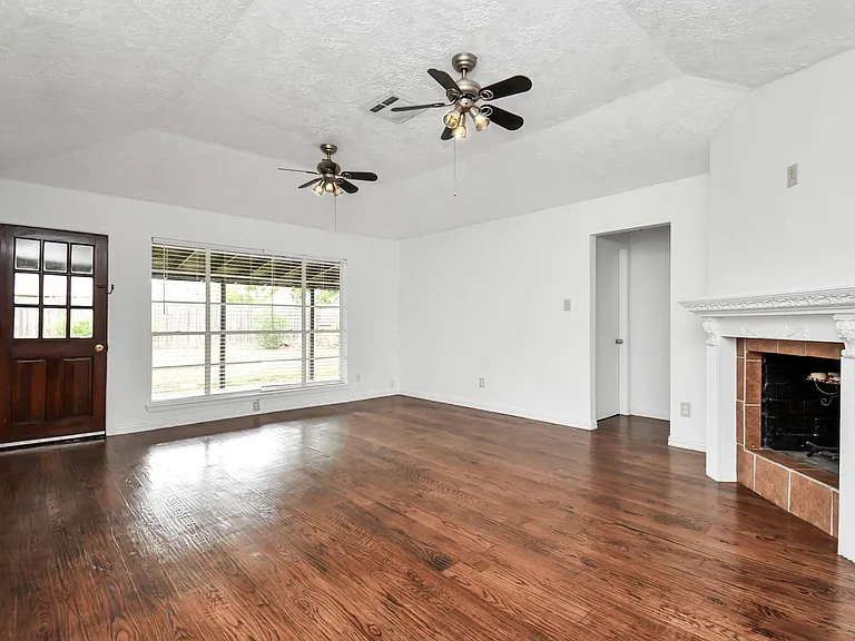 10131 Kent Towne Ln — Photo 14