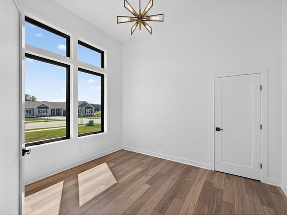 4th image of 1547 Shannon Oaks Blvd NE