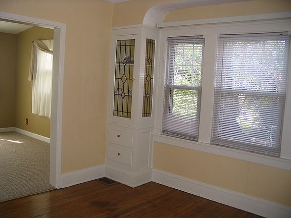 5th image of 354 E 210th St