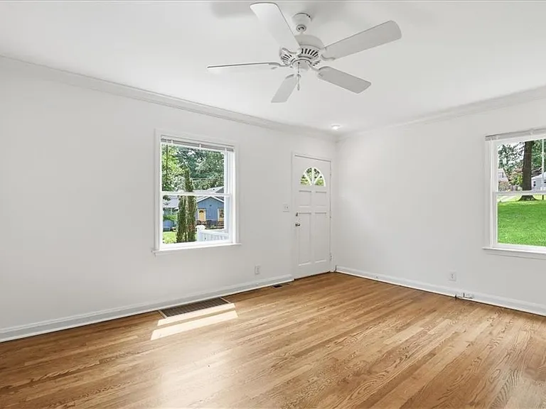 1464 Hawthorne Ave NW — Photo 7