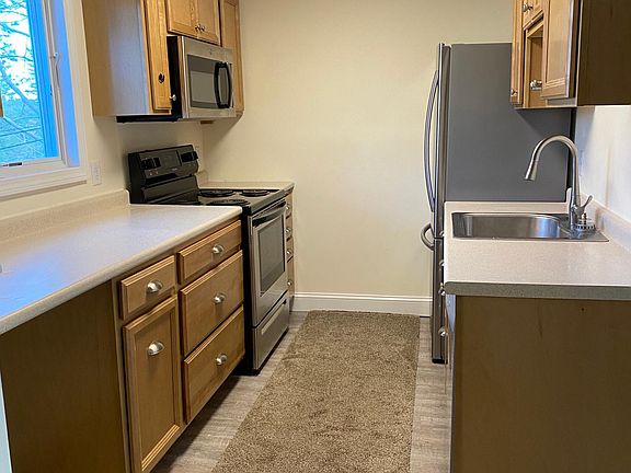 Kitchen with dishwasher and new appliances