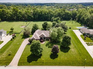 2913 Harrods Crossing Blvd, Crestwood, KY 40014