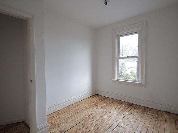 4th image of 442 S Trenton Ave #2