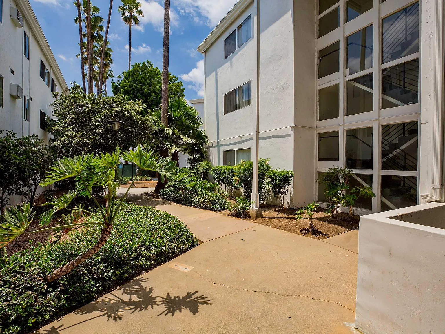Summerview Beach Resort Luxury Apartments — Photo 4
