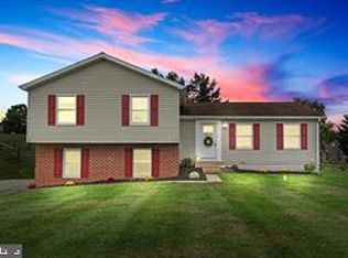410 Shorbs Hill Rd, Hanover, PA 17331