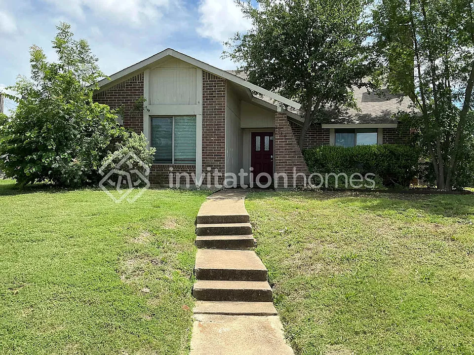 1716 Delaford Pl