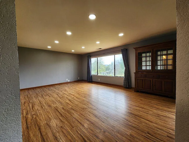 14705 Vesper Rd — Photo 7