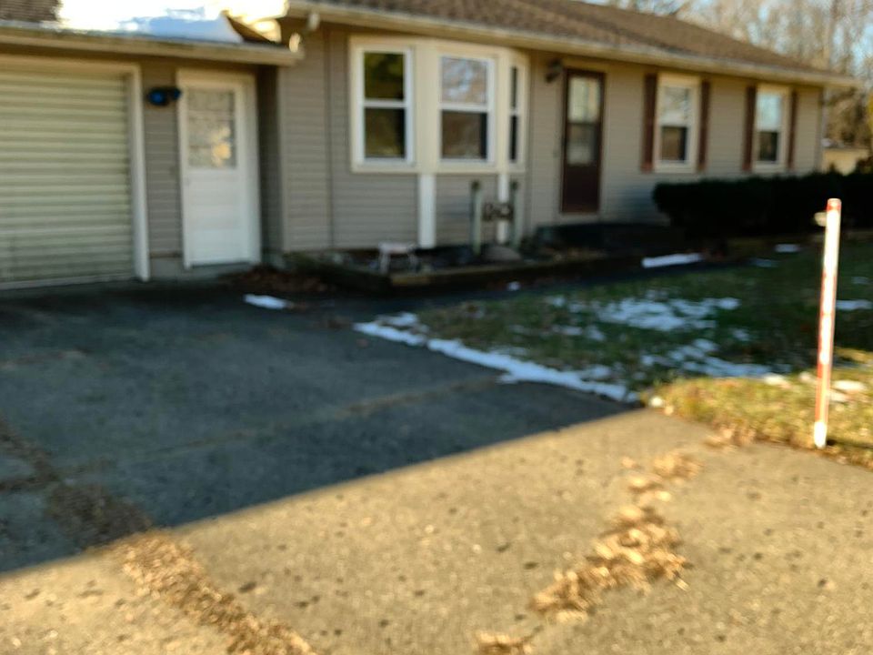 1st image of 1242 Brookmark St SE