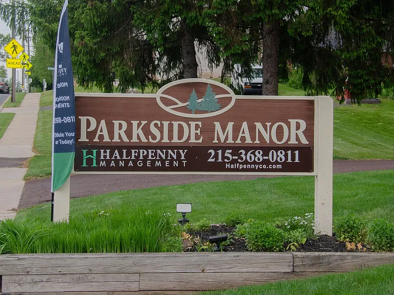 Parkside Manor Apartments — Photo 53