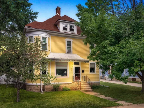 326 W 7th St, Winona, MN 55987