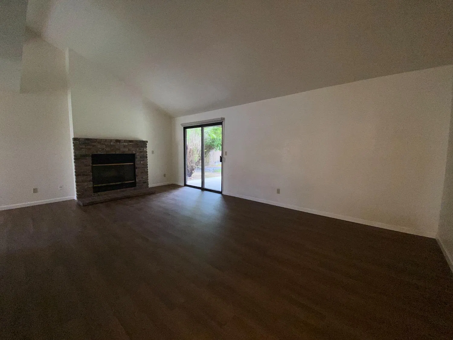 3 bed, 1465 sqft, $2,400 — Photo 4