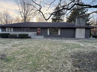 2402 4th St, Charleston, IL 61920