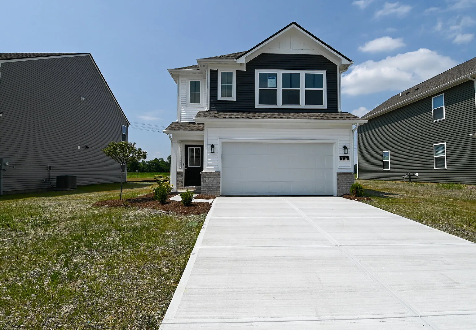 3 bed, 2.5 bath, 1849 sqft, $2,400 — Photo 1