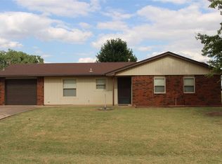 419 6th St, Kremlin, OK 73753