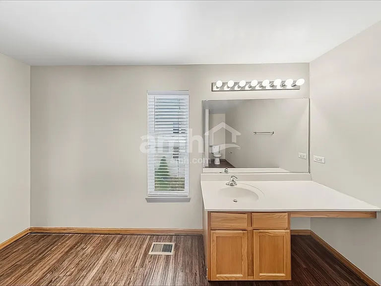3229 Kenilworth Ln — Photo 12