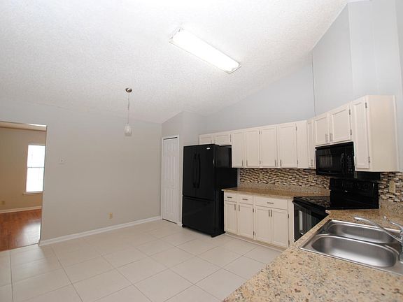 5th image of 12590 Hickory Lakes Dr S