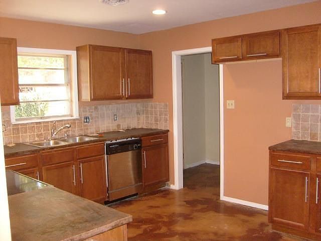 2nd image of 5702 Exeter Dr