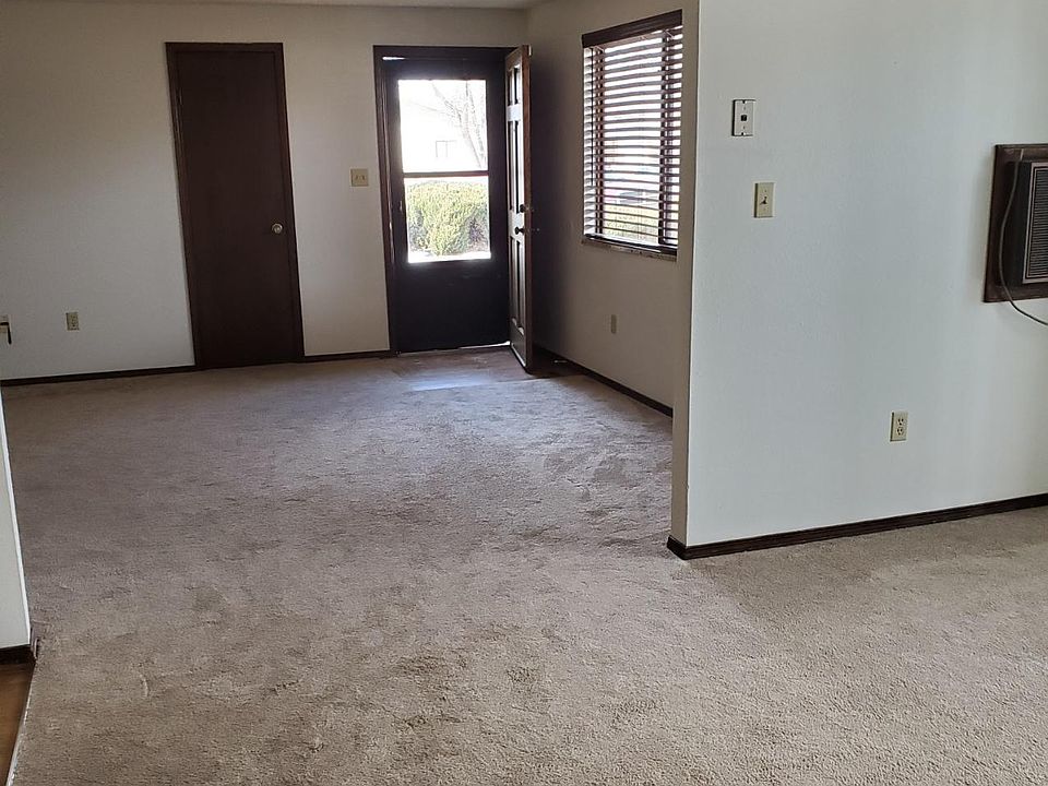 2nd image of 1924 Carr Dr